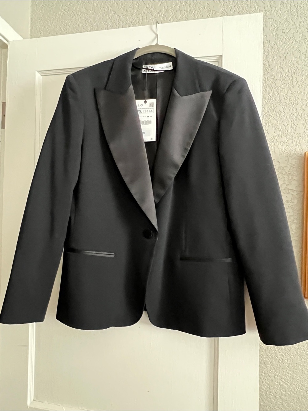 Zara Black Satin-Lapel Women's Tuxedo Jacket